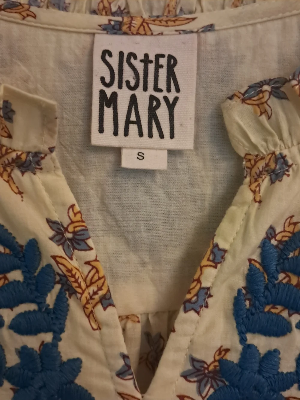 SISTER MARY EMBROIDERED BLOUSE SIZE SMALL - Picture 2 of 12